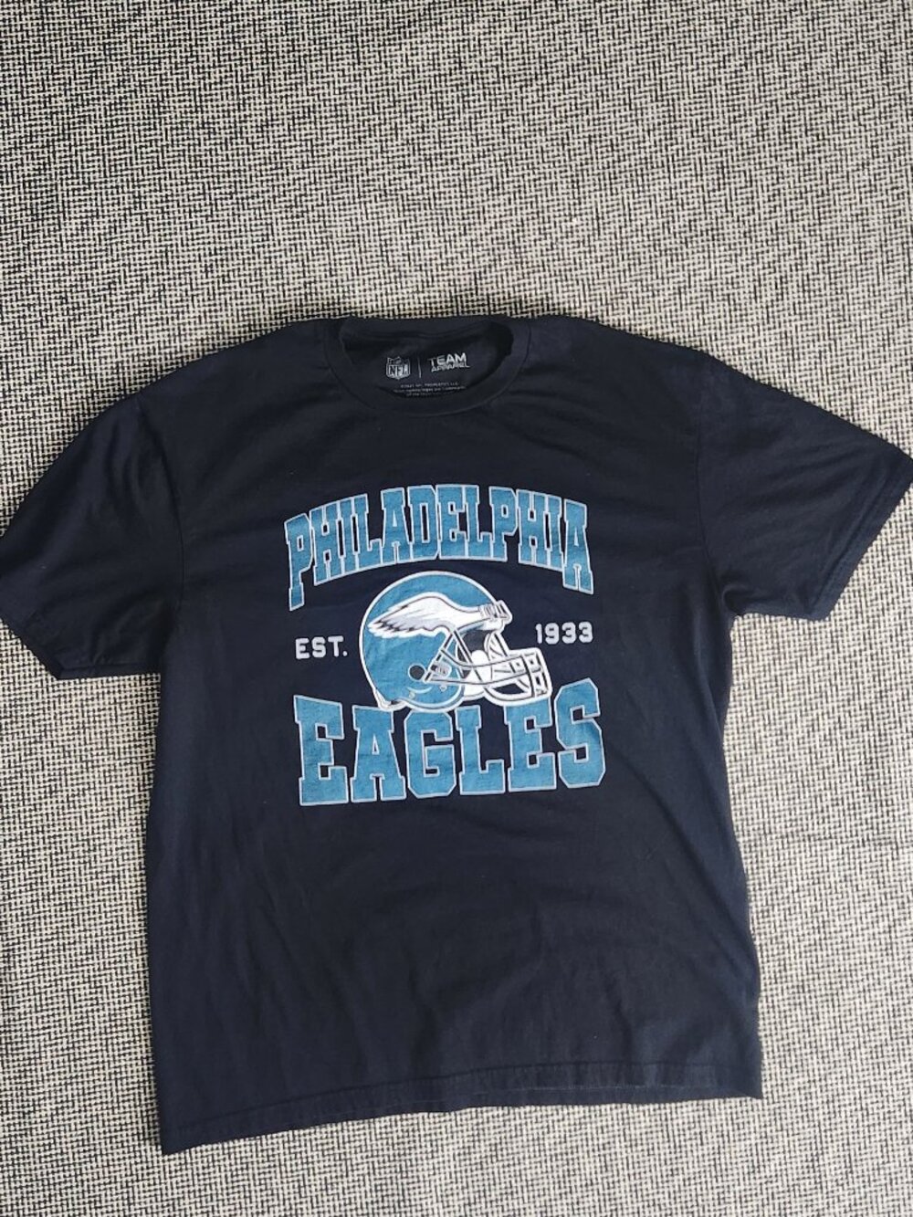 NFL Team Apparel Philadelphia Eagles Est 1933 Retro Helmet Graphic T-Shirt